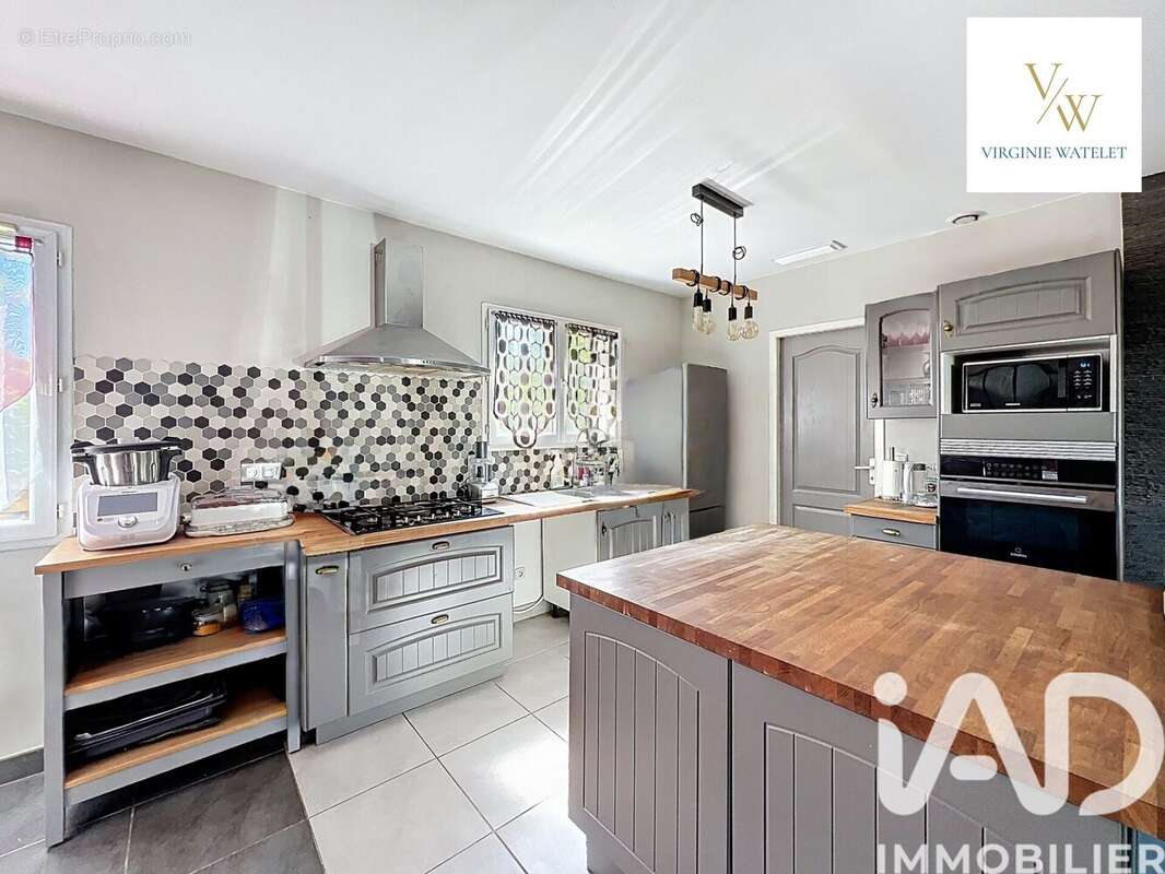 Maison 104 m² à Saint-Bauzille-De-Putois  - photo 3