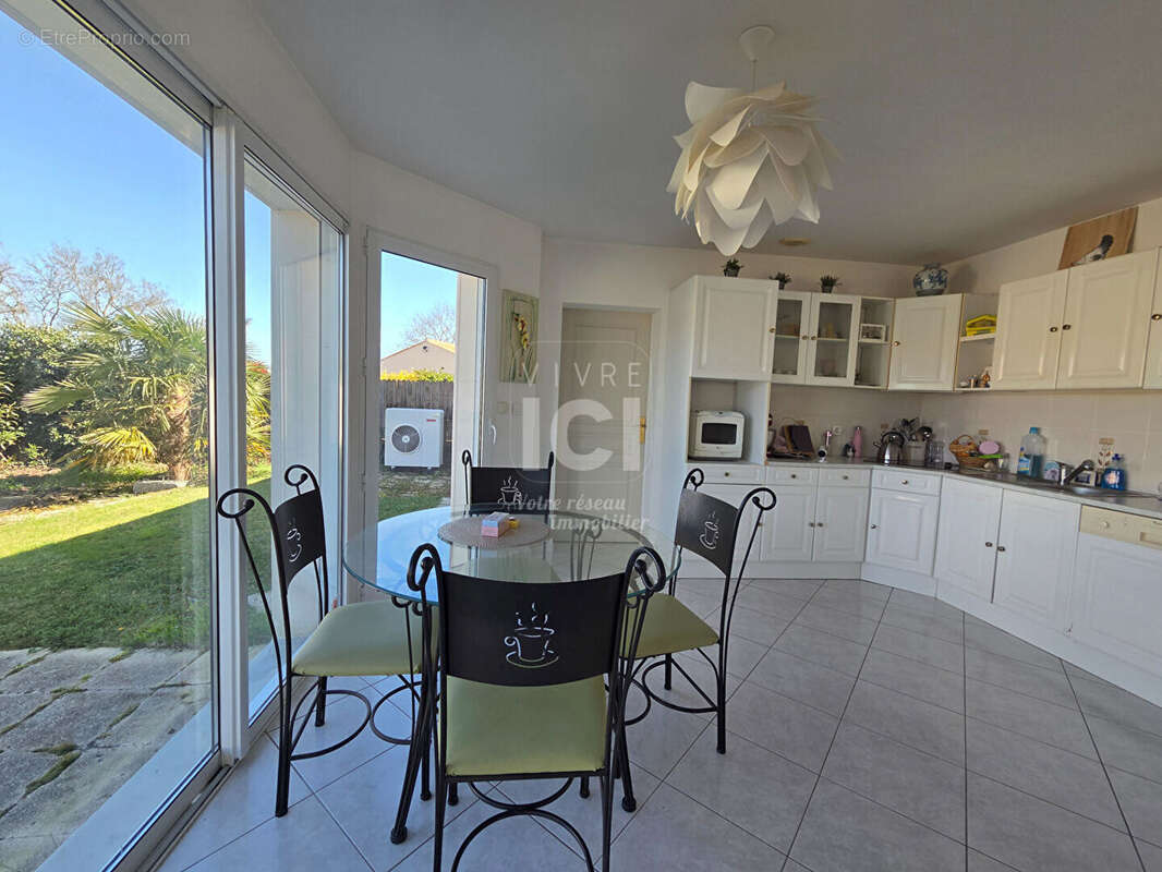 Maison La Chevroliere 6 pièce(s) 165.49 m2 - photo 5