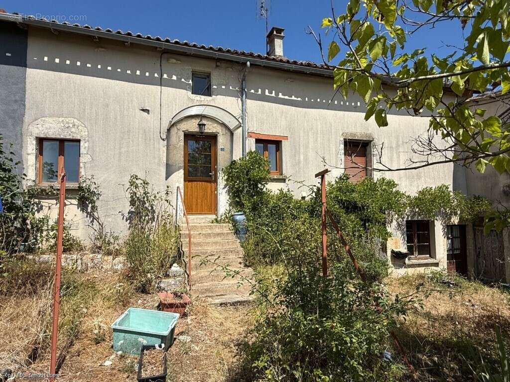 Maison à CHAMPAGNE-MOUTON