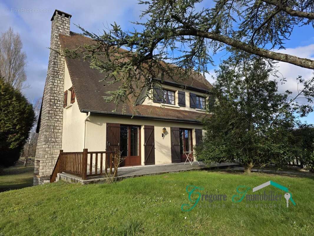 Maison à LA GENEVRAYE