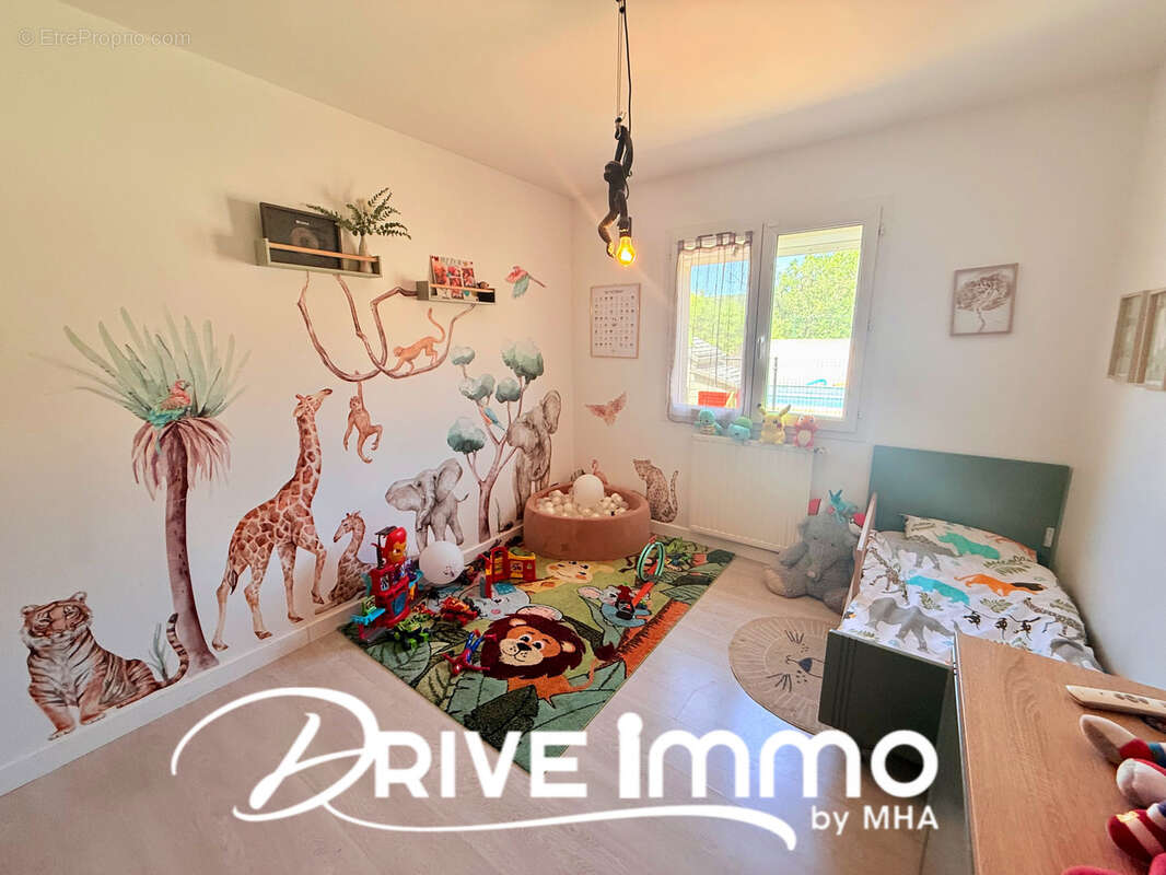 Maison plain-pied 117 m2 - 4 chambres - Piscine - Garage - Terrain 486 m2 - Bizanet - photo 4