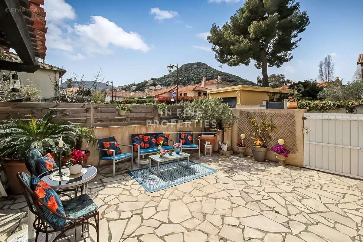 Maison à MANDELIEU-LA-NAPOULE