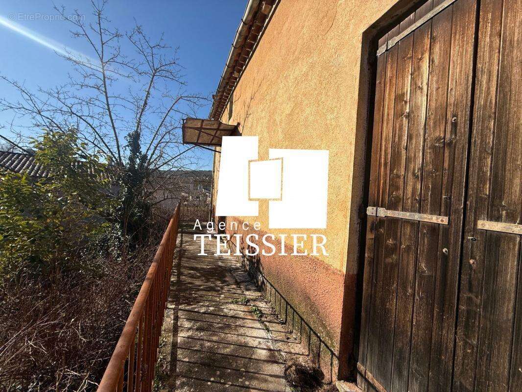 Maison à SAINT-PAUL-LE-JEUNE