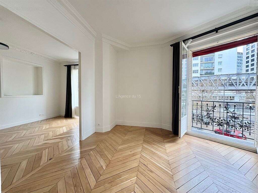 Appartement à PARIS-15E