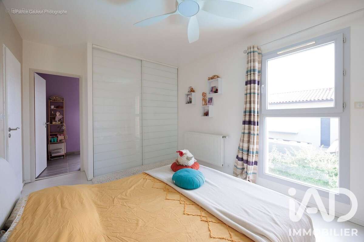 Maison 110 m² à Saint-Genis-Les-Ollieres  - photo 8