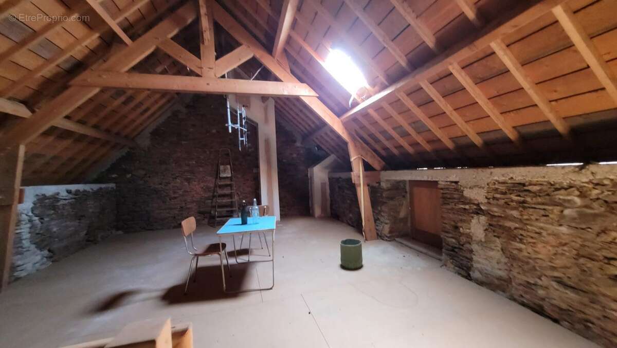 Maison à MERLEAC