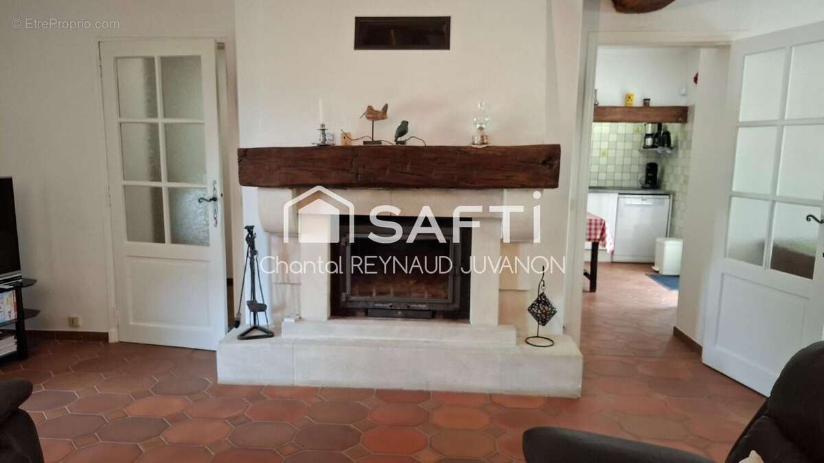 Photo 5