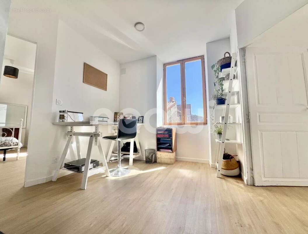 Maison à SAINT-AGOULIN