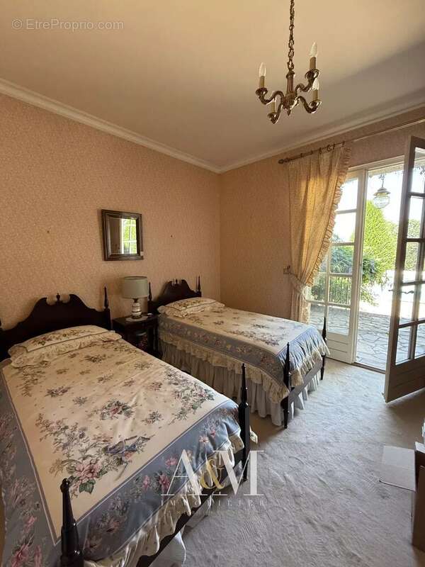 Villa T6 de 275 m² + sous-sol 180 m²/ 2548m² - photo 25