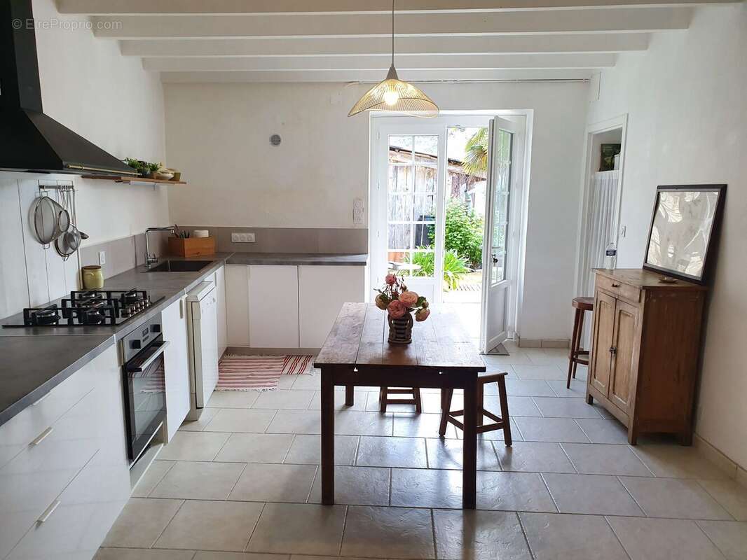 Maison à MORTAGNE-SUR-GIRONDE
