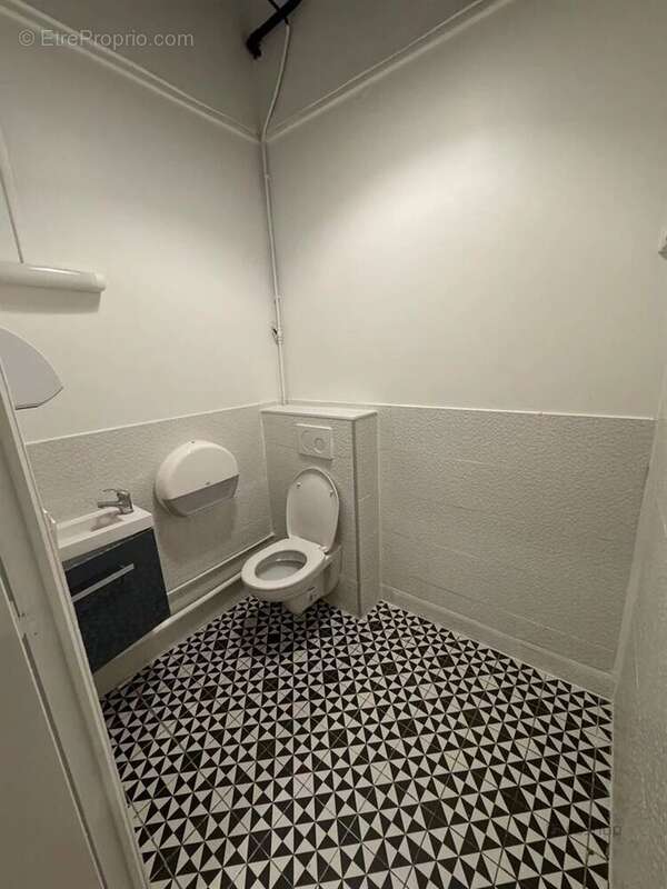 Commerce à PARIS-11E