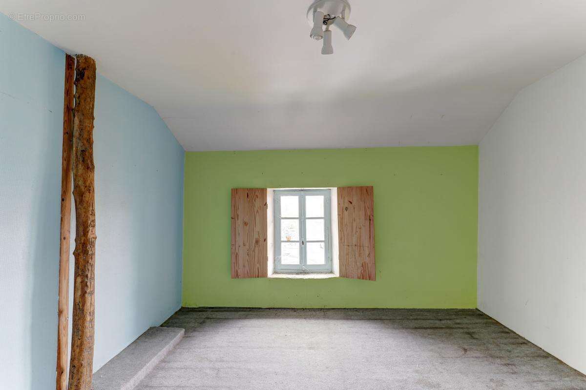 Maison à PONT-DU-CHATEAU