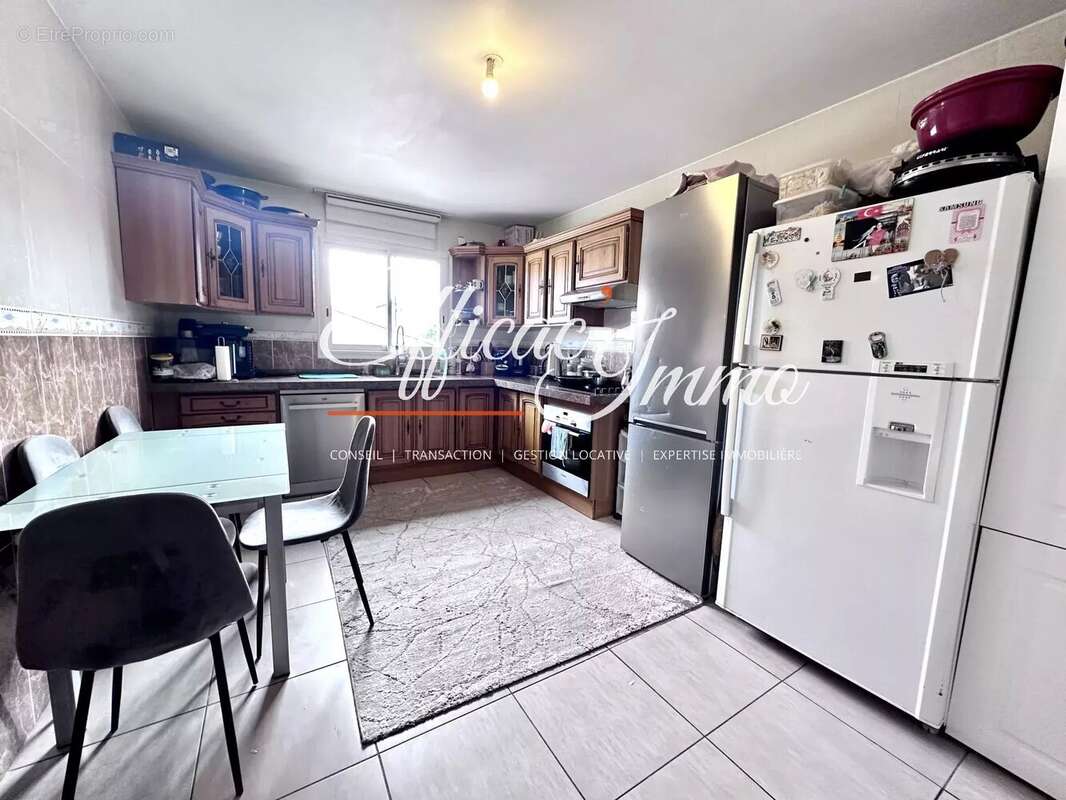 Appartement t4 de 97,06 m² – balcon – box privatif - photo 4