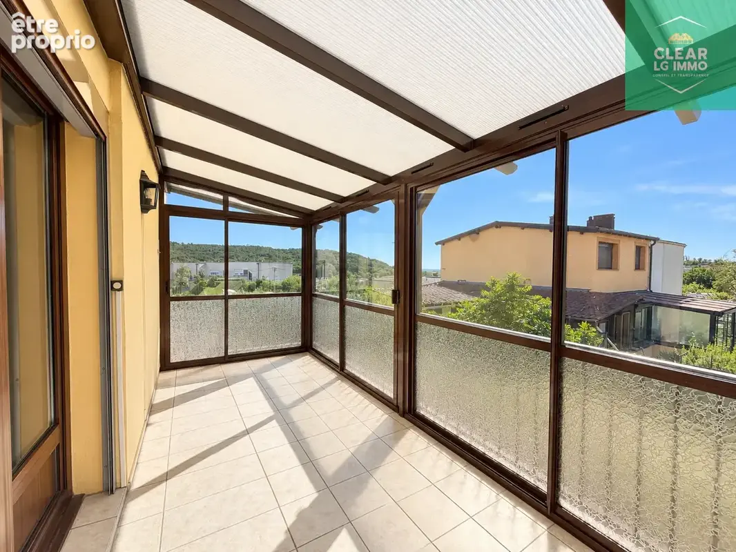 Maison familiale avec véranda et jardin - photo 3
