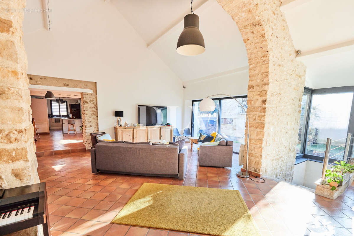 Maison à VULAINES-SUR-SEINE