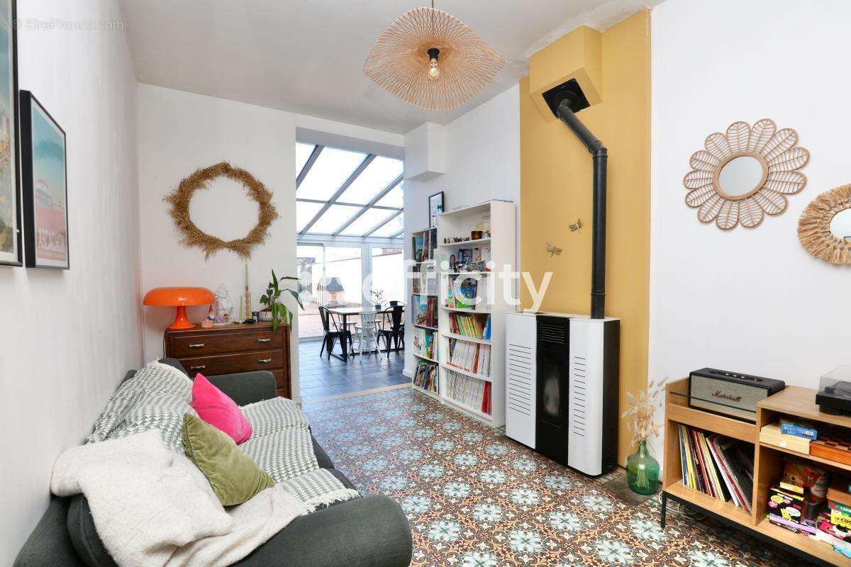 Maison à HALLENNES-LEZ-HAUBOURDIN