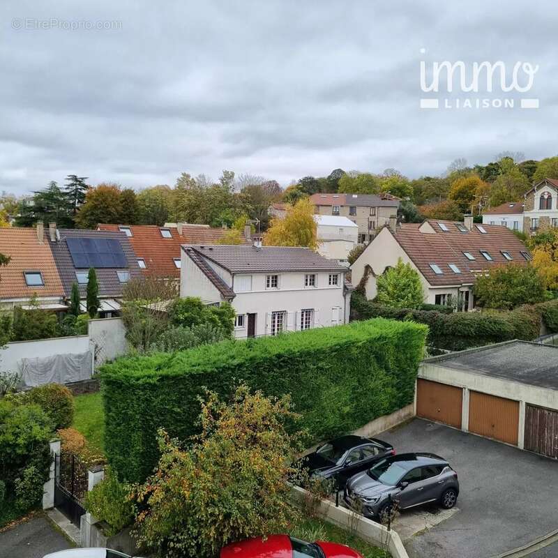 Appartement à L&#039;HAY-LES-ROSES