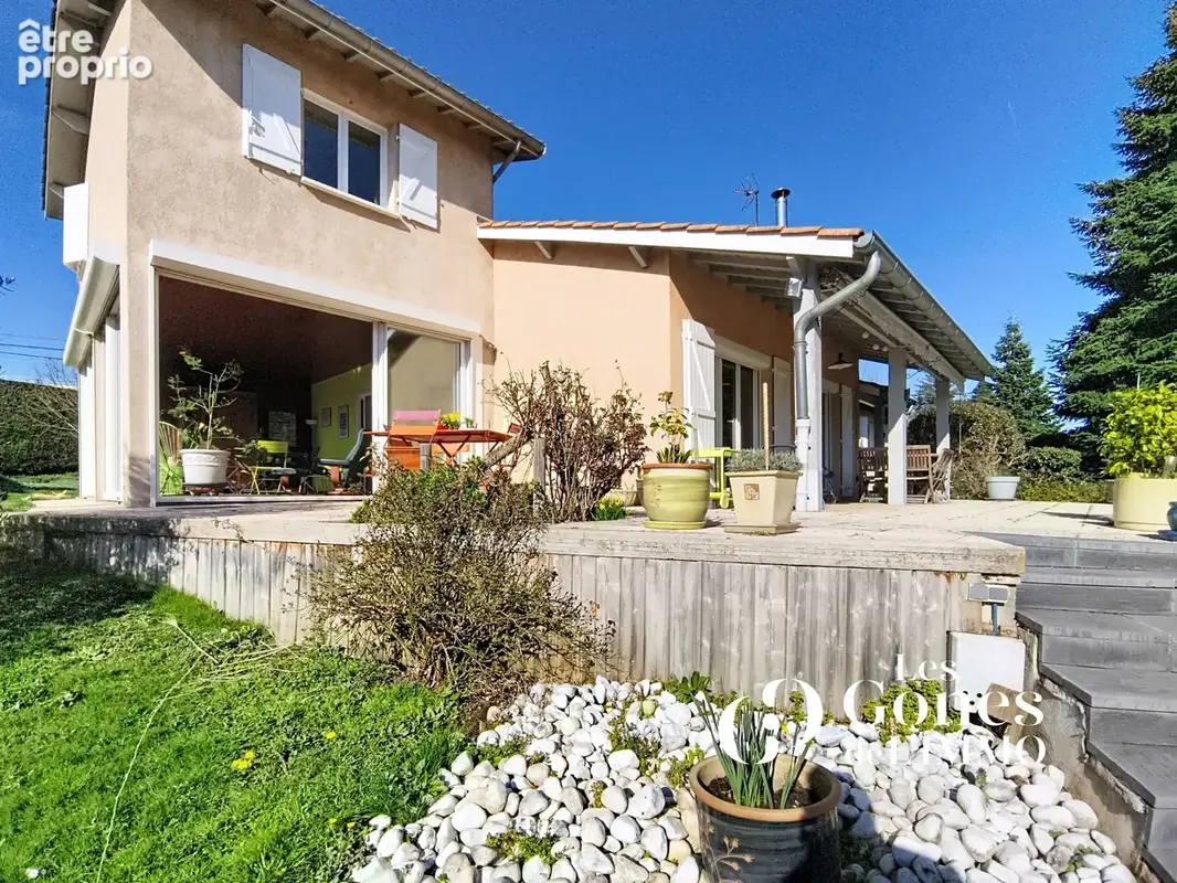 Craponne Villa familiale 6 chambres avec piscine sur 1800 m2 de terrain - photo 6