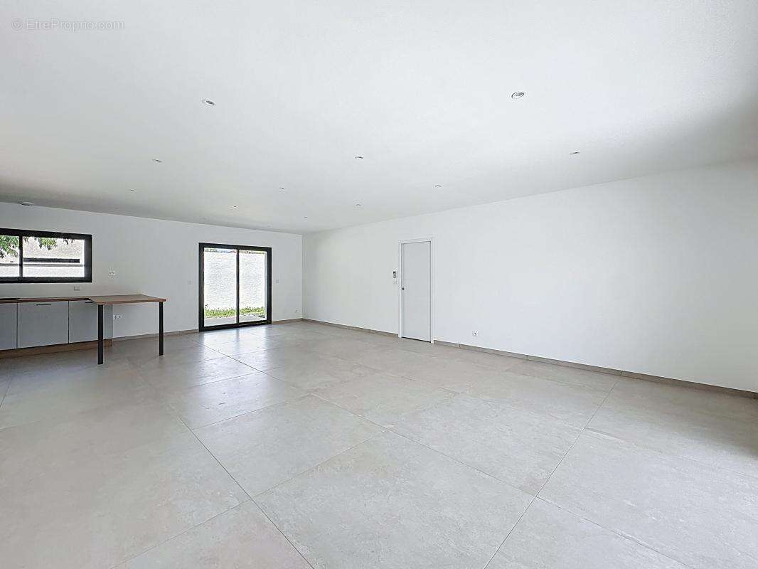 Maison à LE PEAGE-DE-ROUSSILLON