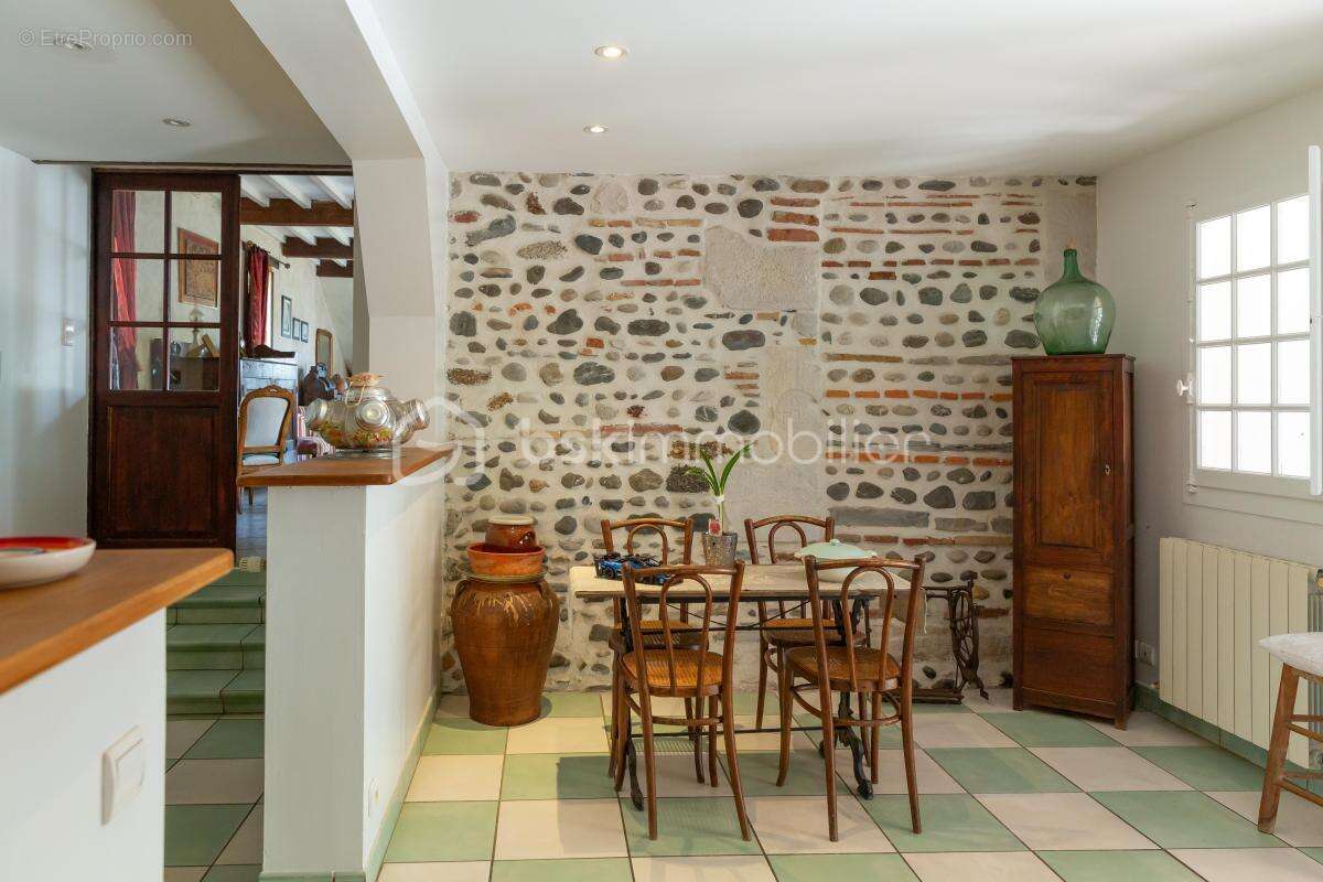 Maison à ARTIGUELOUVE