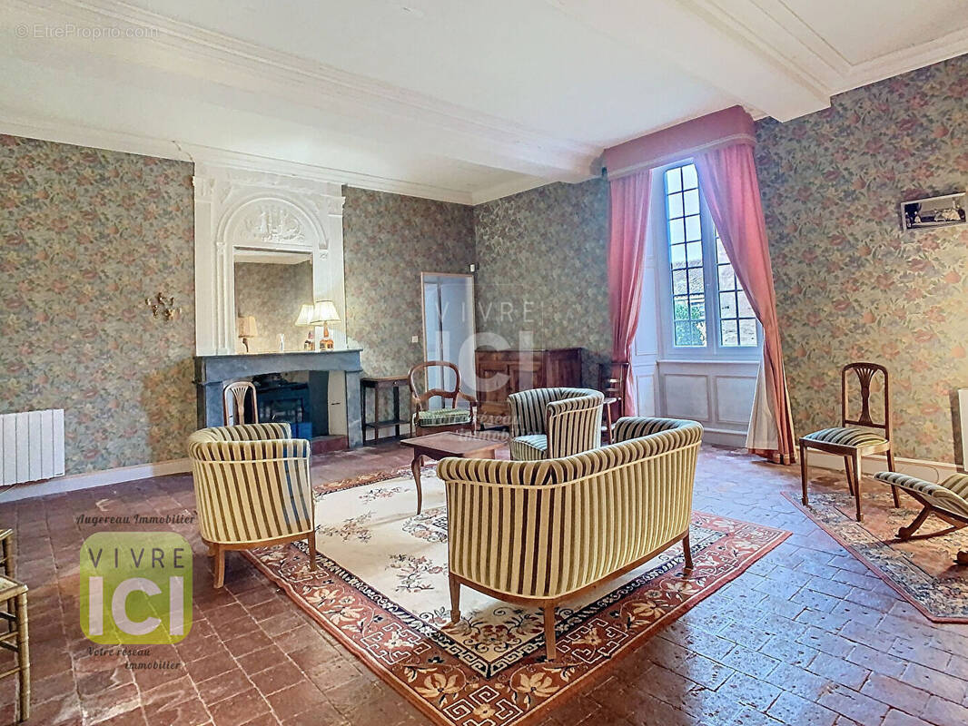 Maison à MORTAGNE-SUR-SEVRE
