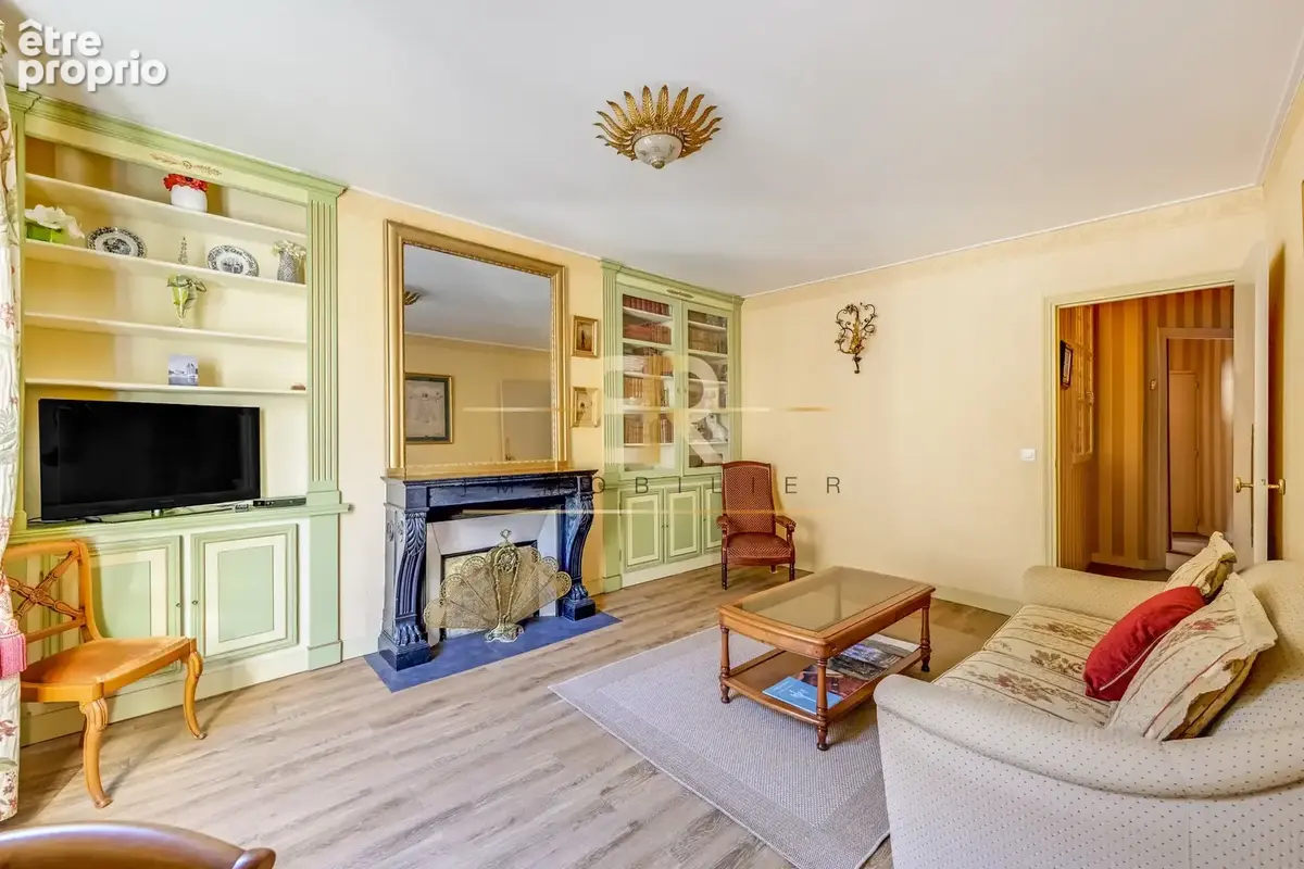 Appartement à PARIS-2E