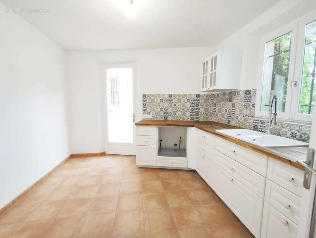 Maison à ROQUEBRUNE-SUR-ARGENS