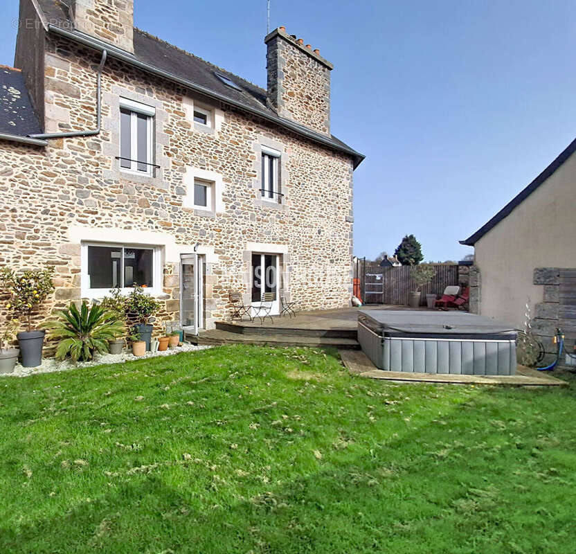 Maison de bourg de caractère - Entièrement rénovée - Subtile alliance d'authenticité et de modernité - SAINT-DONAN - photo 15