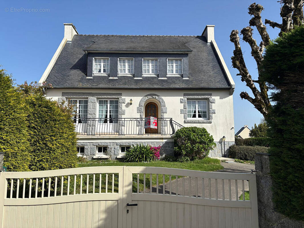 Maison à PLOUGONVEN