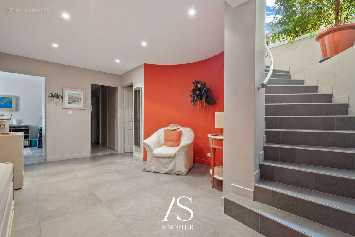 Maison à COLLONGES-AU-MONT-D&#039;OR