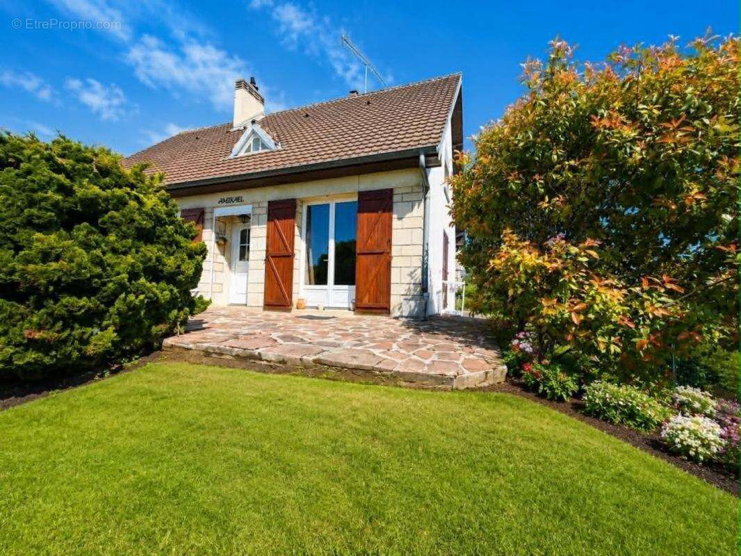 Maison 120 m² à Coucy-Le-Chateau-Auffrique  - photo 11