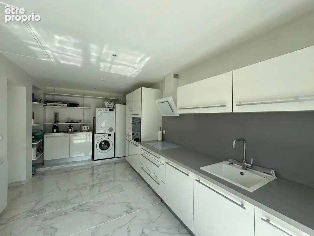 Maison 105 m² à Cranves-Sales  - photo 4