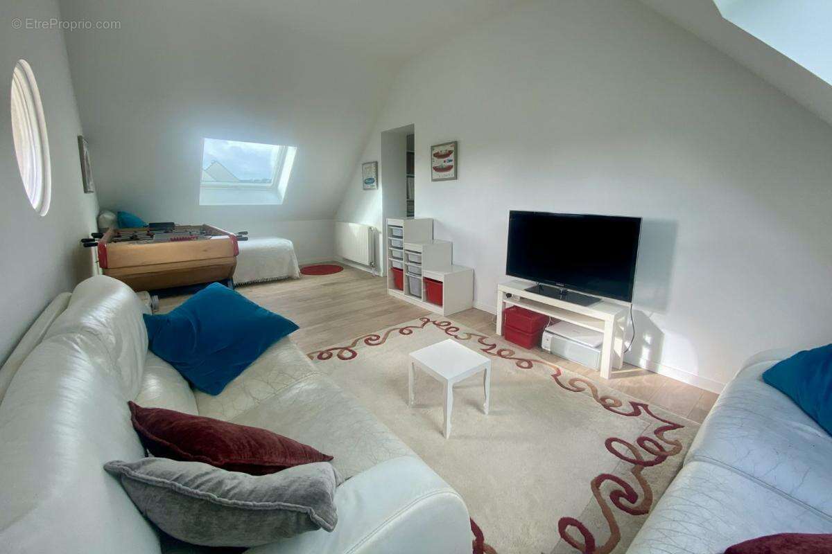 Maison à SAINT-PRYVE-SAINT-MESMIN