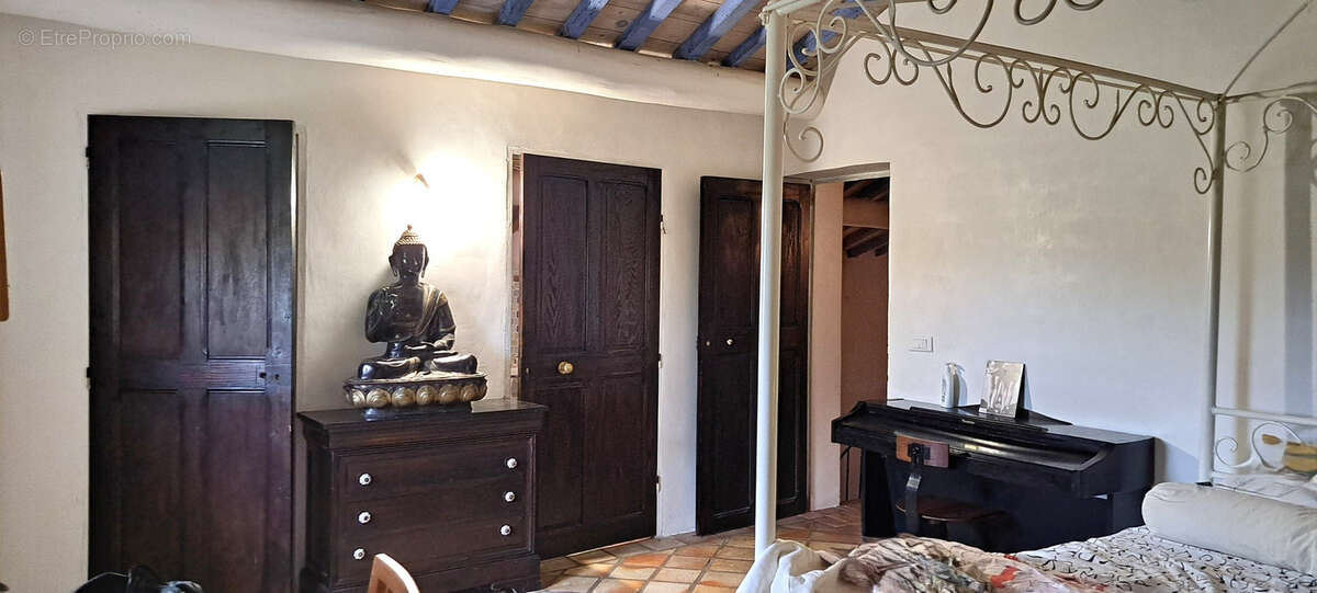À acheter à Pernes-Les-Fontaines (84) : immense maison - photo 13
