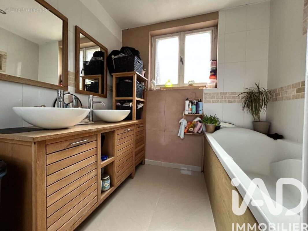 Maison 93 m² à Saint-Maurice-D'etelan  - photo 5