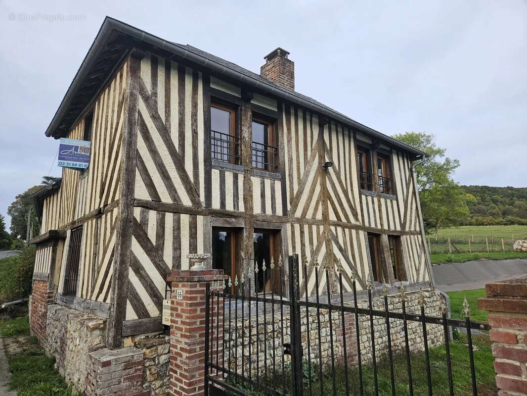 Maison à PONT-L&#039;EVEQUE
