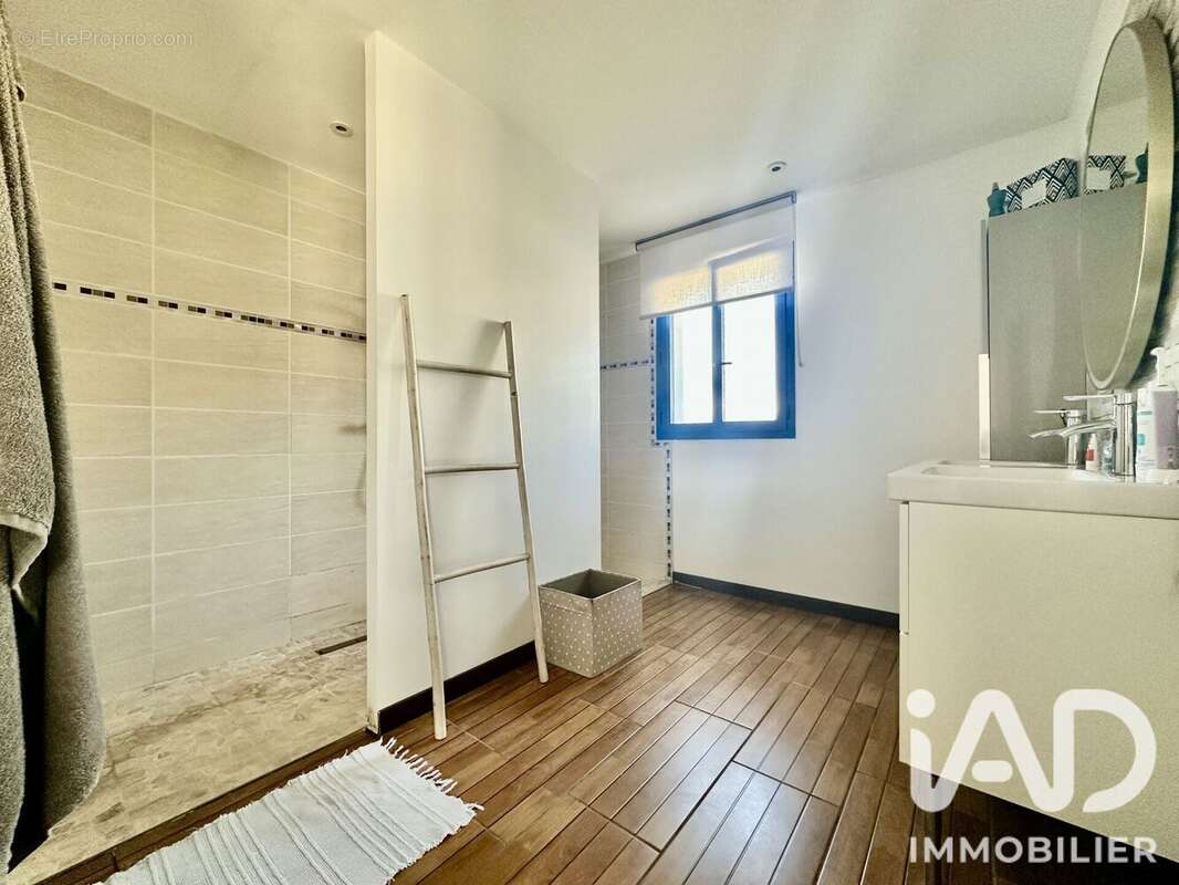 Maison 163 m² à Ergue-Gaberic  - photo 8