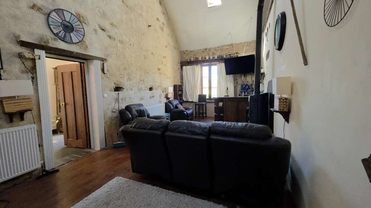 Maison à MAGNAC-LAVAL