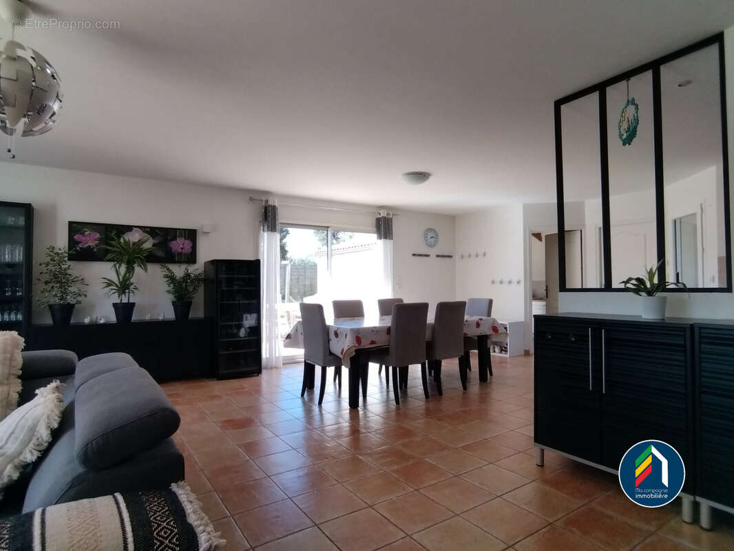 Maison à SAINTE-FLORENCE