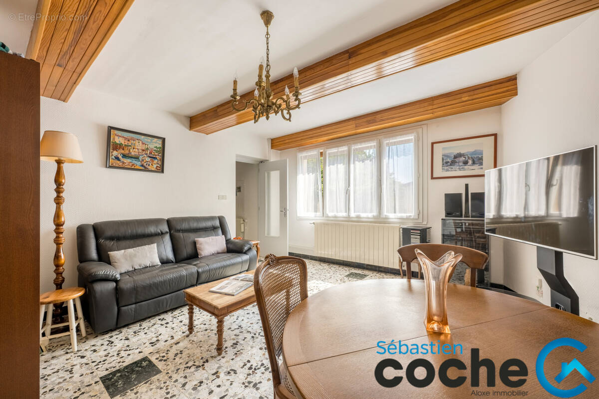 Appartement à SAINT-BONNET-DE-MURE