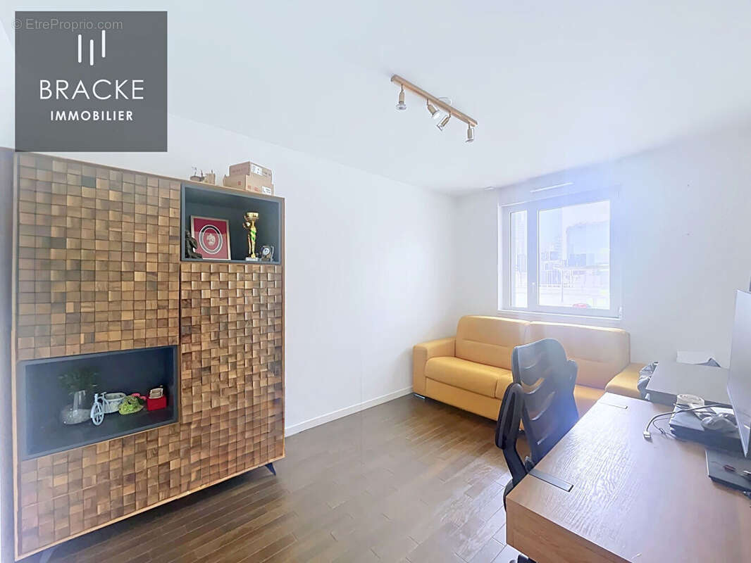 Appartement Courbevoie 4 pièces - large BALCON - vue dégagée - photo 10