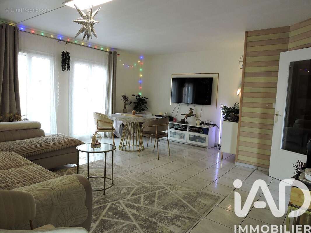 Photo 3 - Appartement à MONTIGNY-LE-BRETONNEUX
