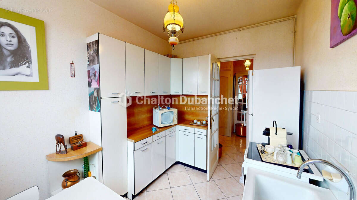 Appartement à LE COTEAU