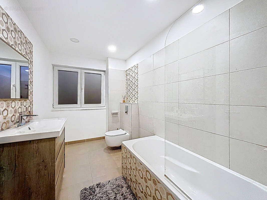 Maison à TASSIN-LA-DEMI-LUNE