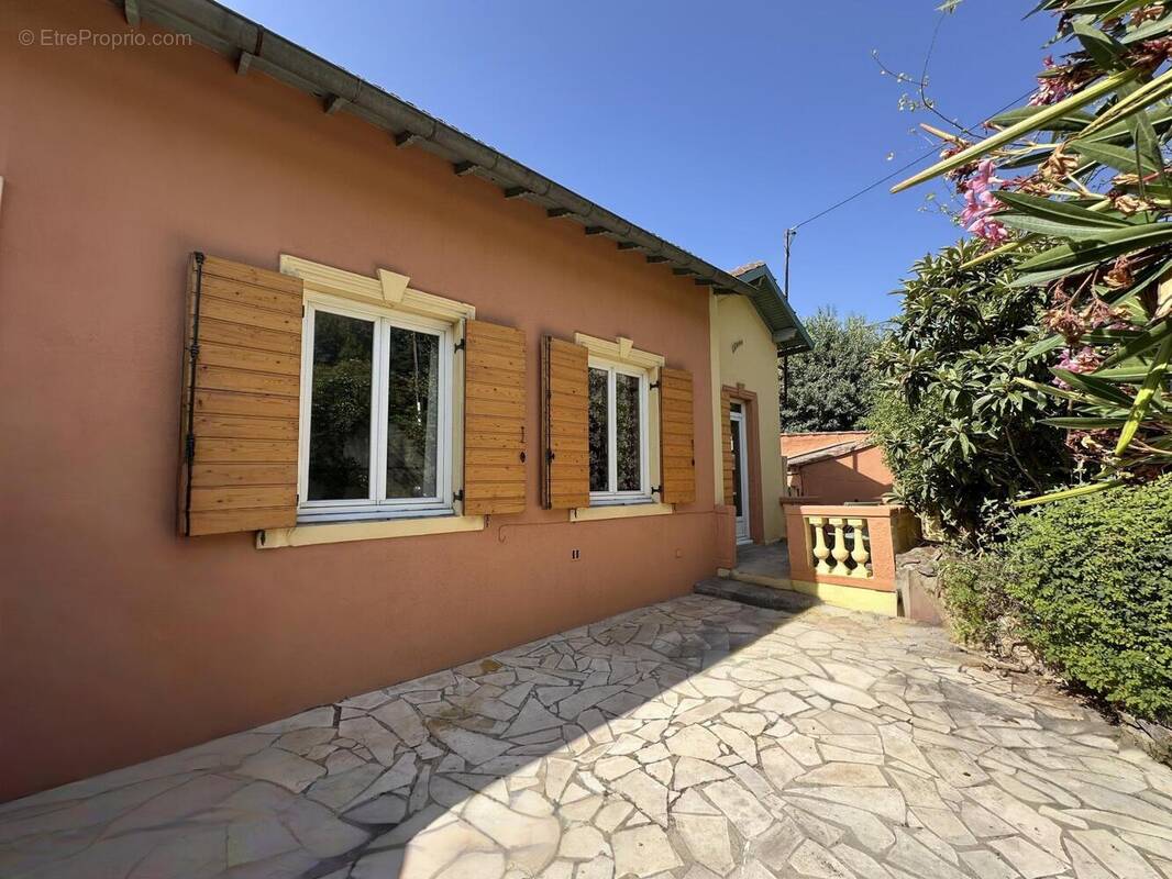 Photo 1 - Maison à LE REVEST-LES-EAUX