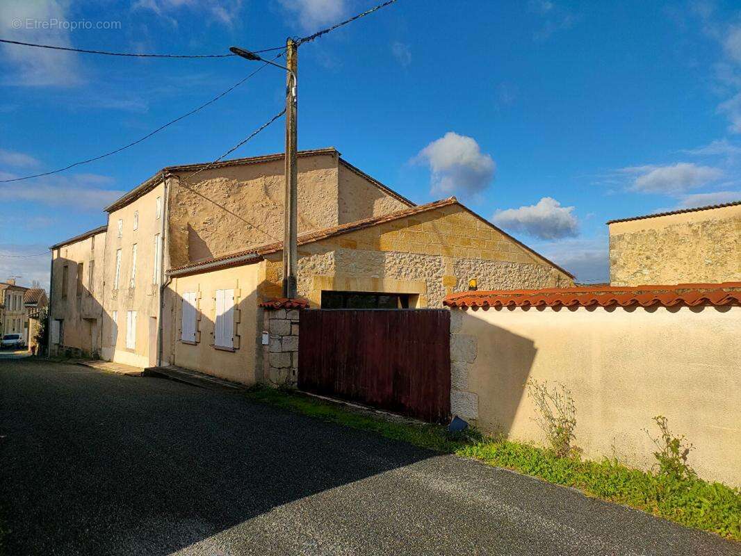 Maison à CASTILLON-LA-BATAILLE
