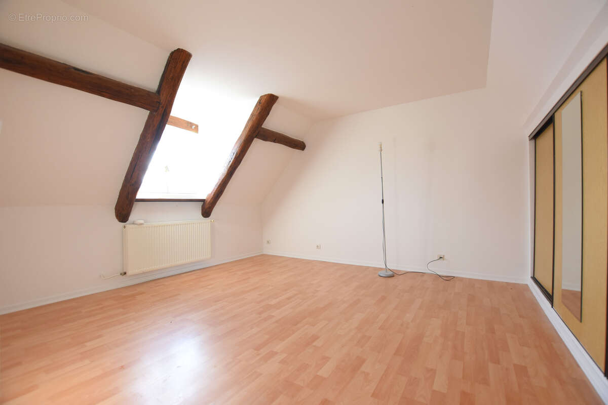 Maison à LES ESSARTS-LE-ROI