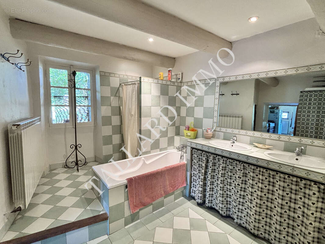 Venterol, maison 163 m2 + grages, caves et jardin. - photo 14