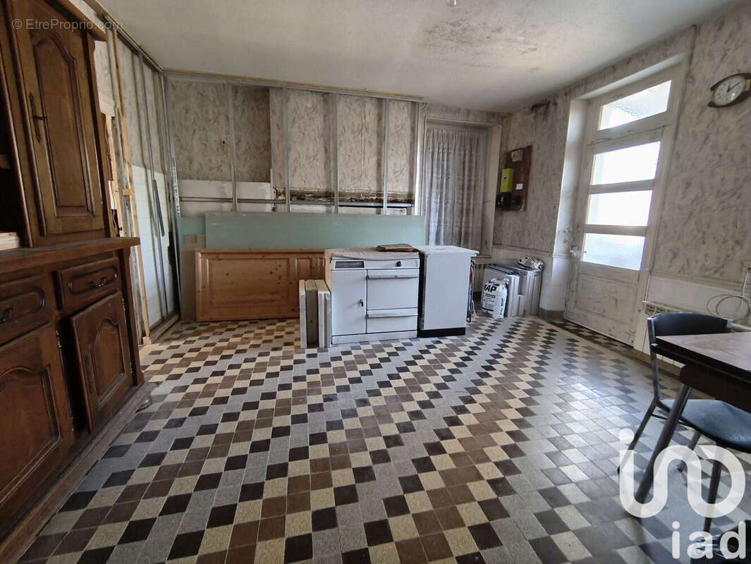 Photo 6 - Maison à SAINT-JUST-SAUVAGE