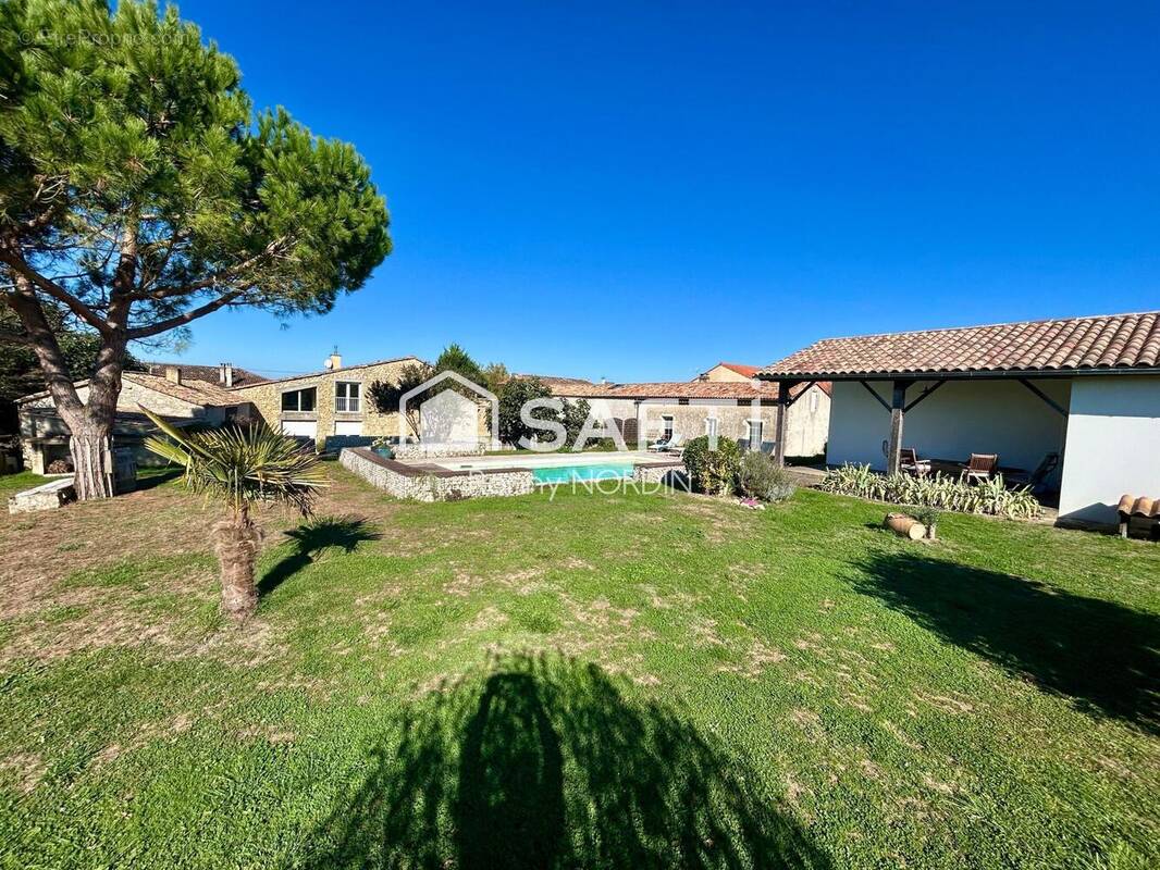 Photo 1 - Maison à PUJOLS